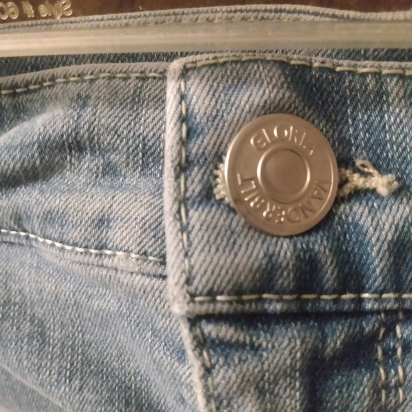 Women's Gloria Vanderbilt Detressed Short, 16, Wash Demin, pre-owned - Picture 3 of 9
